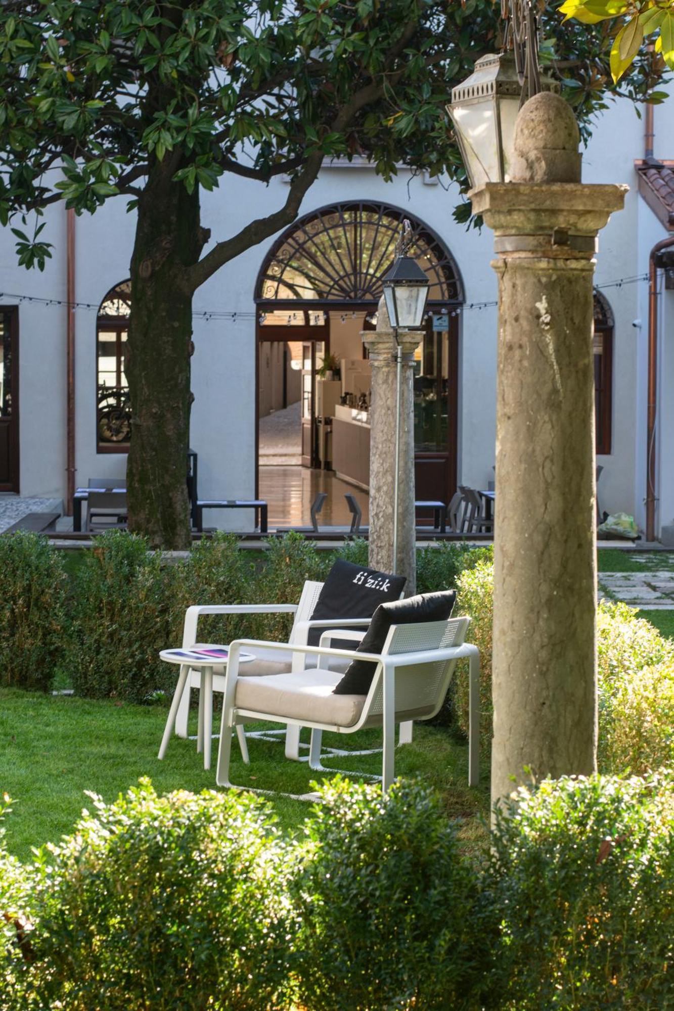 Bassano Club House Bed & Breakfast บัสซาโน เดล กรัปปา ภายนอก รูปภาพ